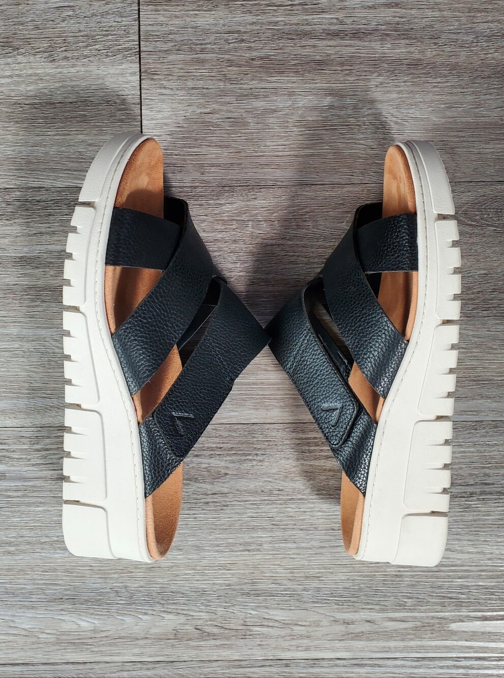 New Vionic Black Uptown Sunset Slide Sandals with Adjustable Closure (Velcro) - Picture 6 of 9